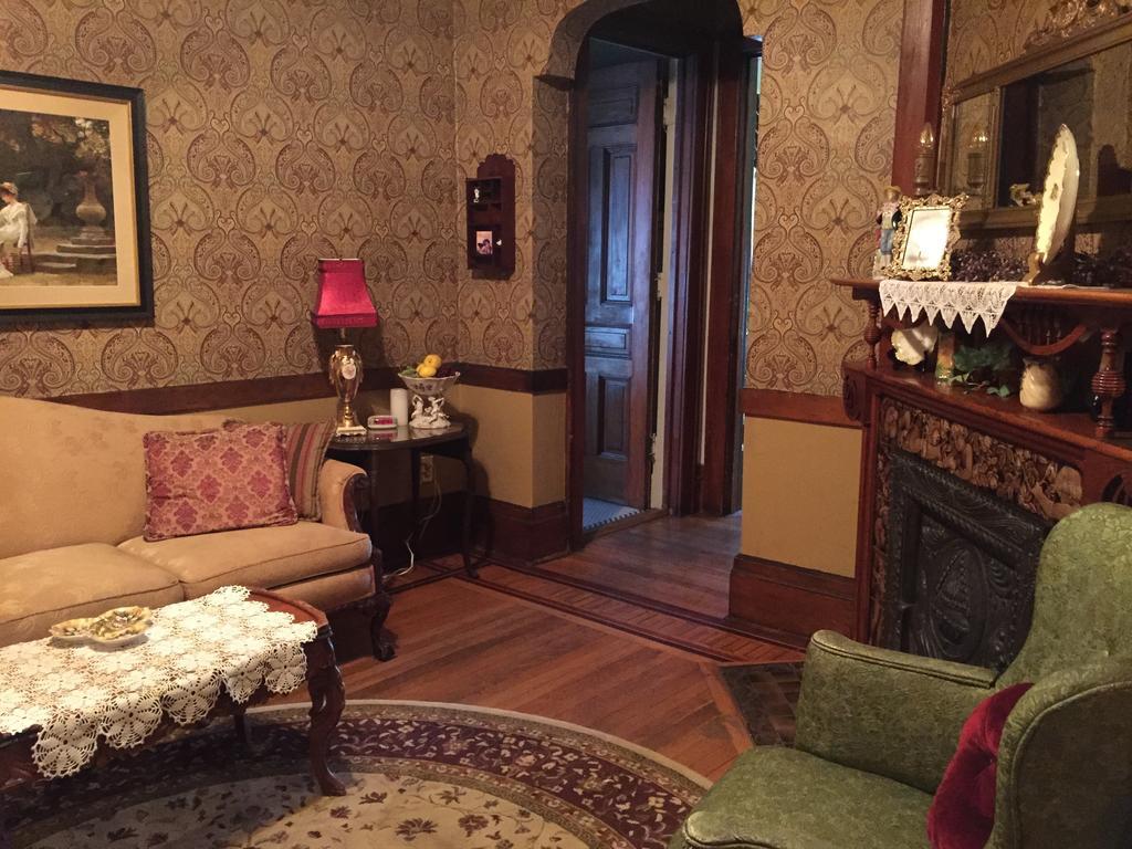 Schuster Mansion Bed & Breakfast Milwaukee Ruang foto