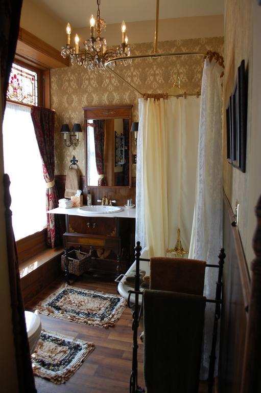 Schuster Mansion Bed & Breakfast Milwaukee Ruang foto